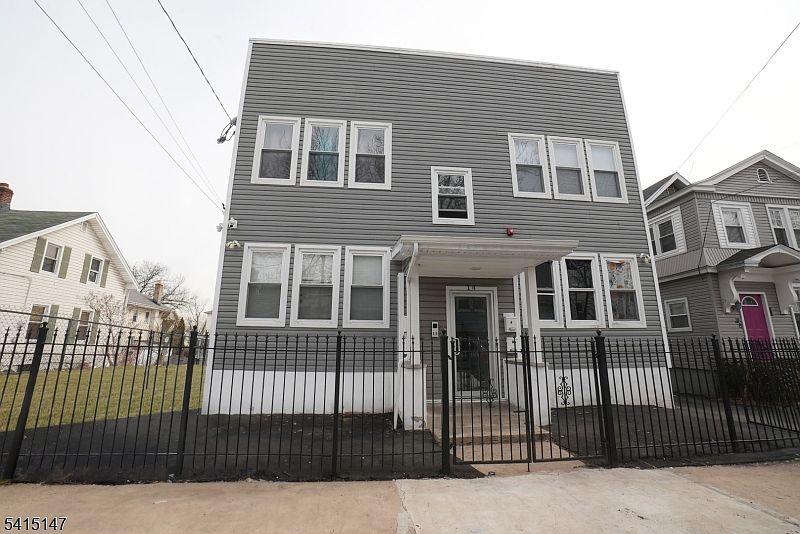 1st image of 14-16 Hazel Pl