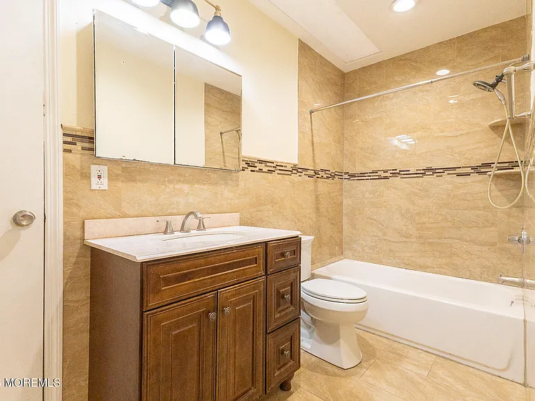 158 Terrace Ave #2 — Photo 15