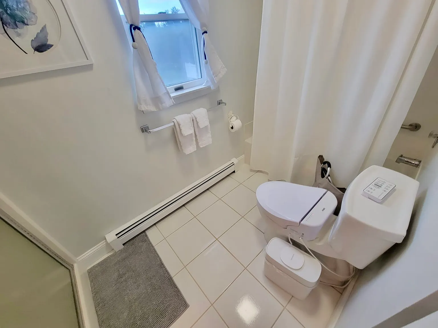 3 bed, 2.5 bath, 2100 sqft, $5,950 — Photo 3