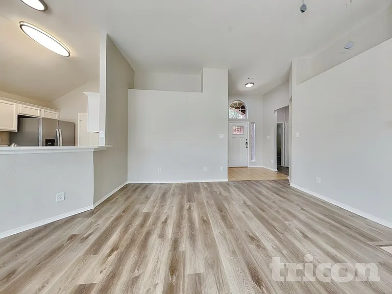 132 Tall Meadow St — Photo 3