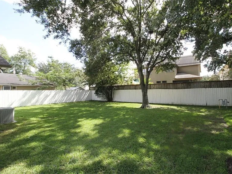 4607 Pine St — Photo 36