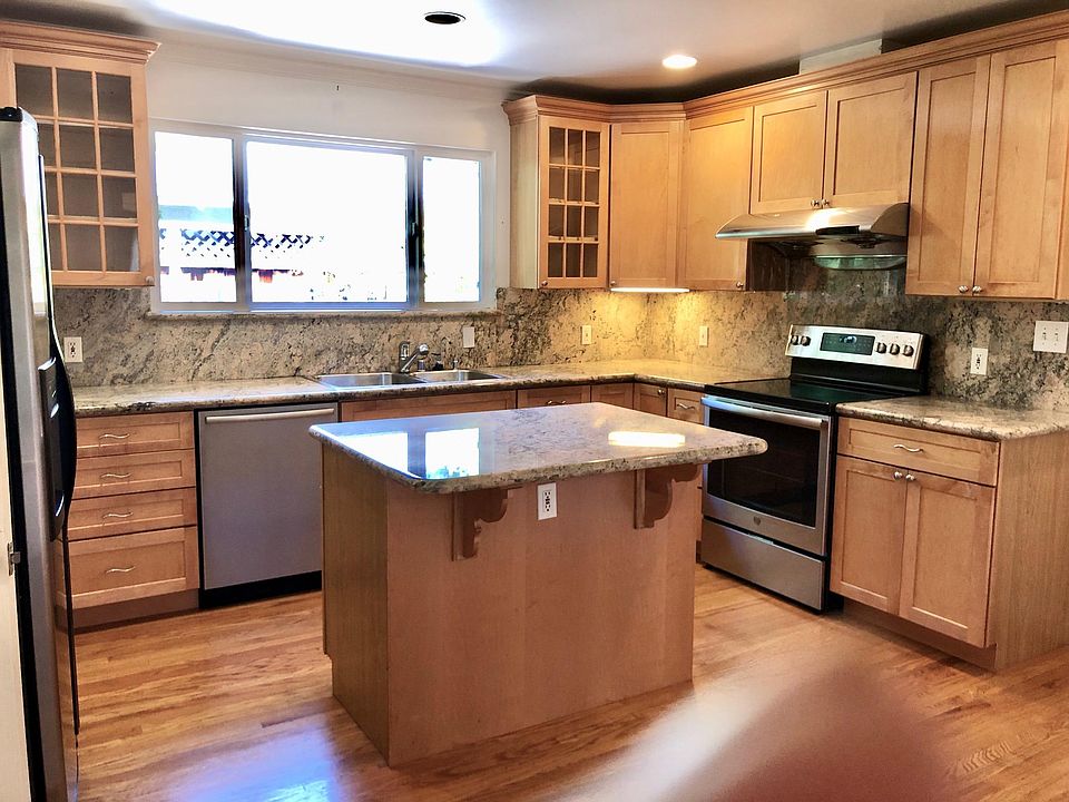 1st image of 869 Sharon Ct