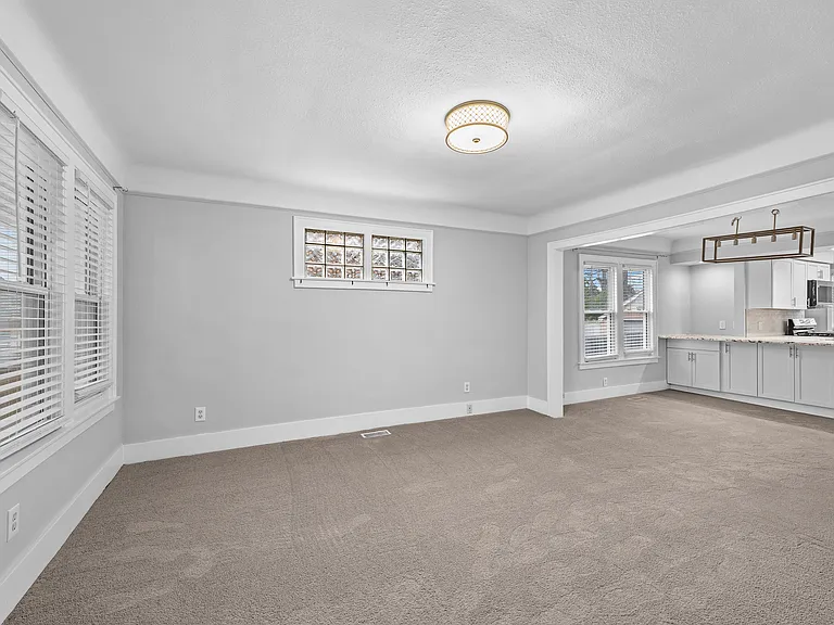 419 W Twelve Mile Rd — Photo 11