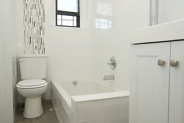 Rented by Norman Raindel, LREB | media 28