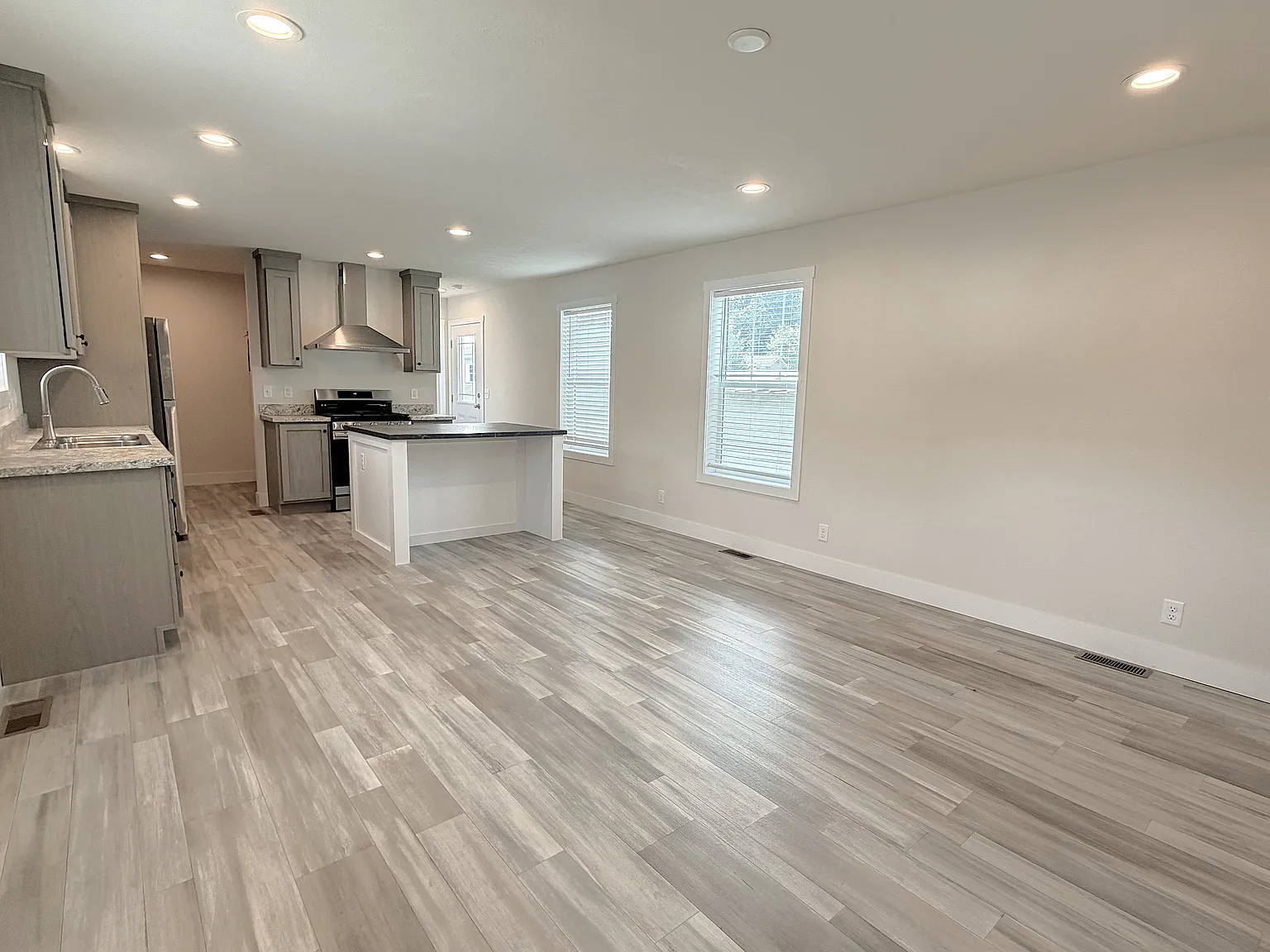 2 bed, 960 sqft, $1,479 — Photo 2