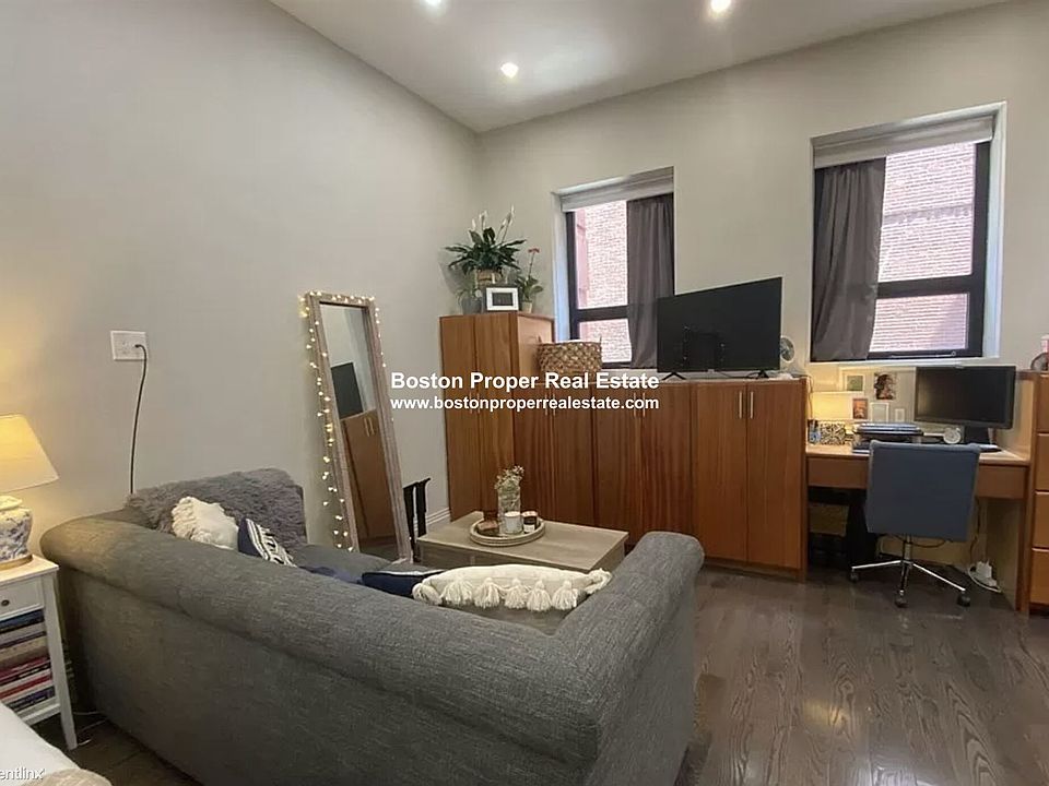 33 Gloucester #5 Boston - Back Bay Unit Photo 3