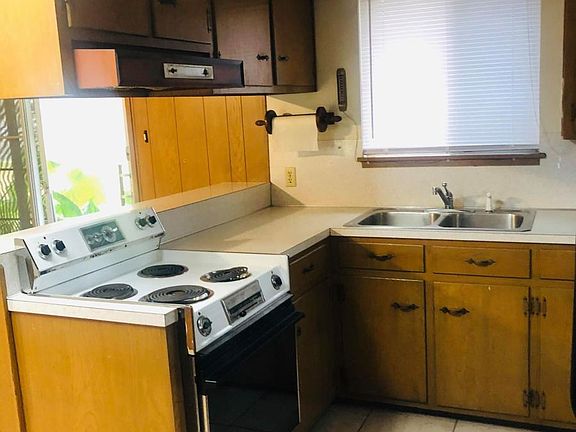 5th image of 1014 Bowlin Ave
