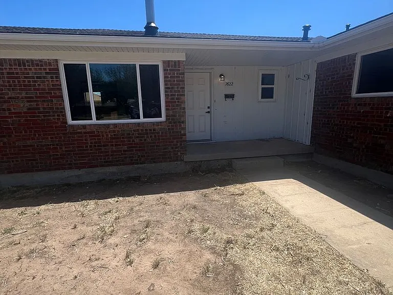7622 Hermosa Dr — Photo 2