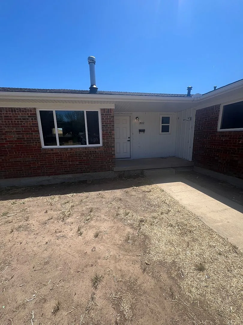 Building Photo - 7622 Hermosa Dr