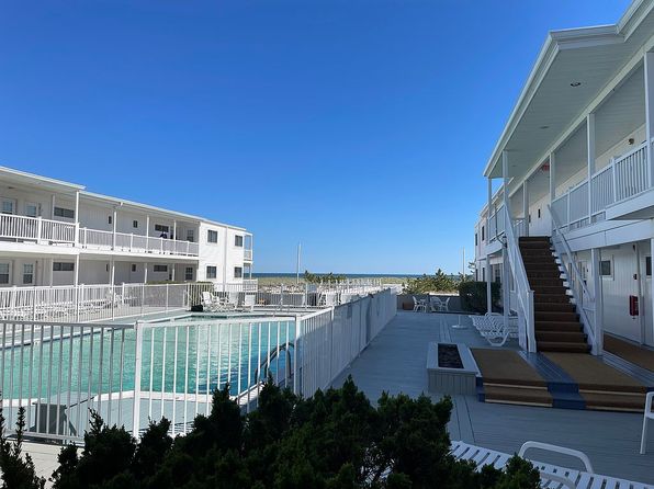 281 Dune Rd #14A