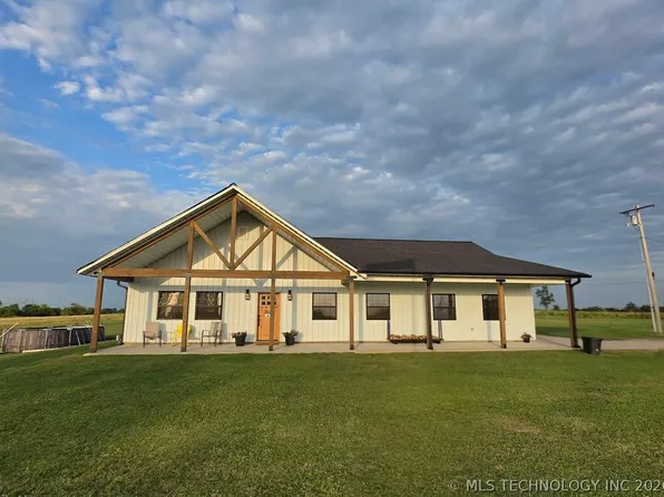 19400 S 300th Rd, Morris, OK 74445