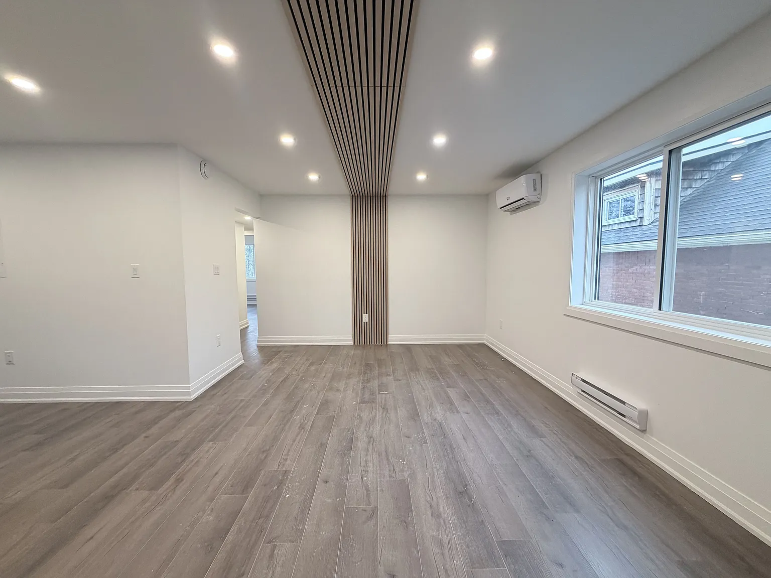 184 Ottawa Upper Floor — Photo 2