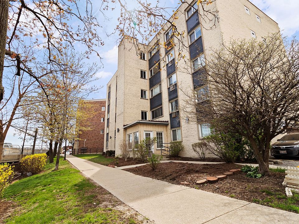 1st image of 4976 N Milwaukee Ave APT 204
