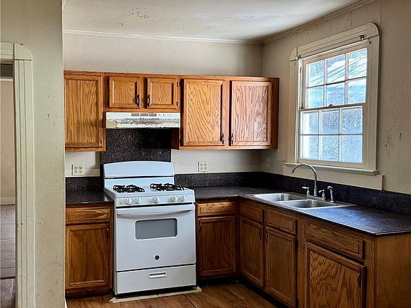 2nd image of 35478 Garden Dr