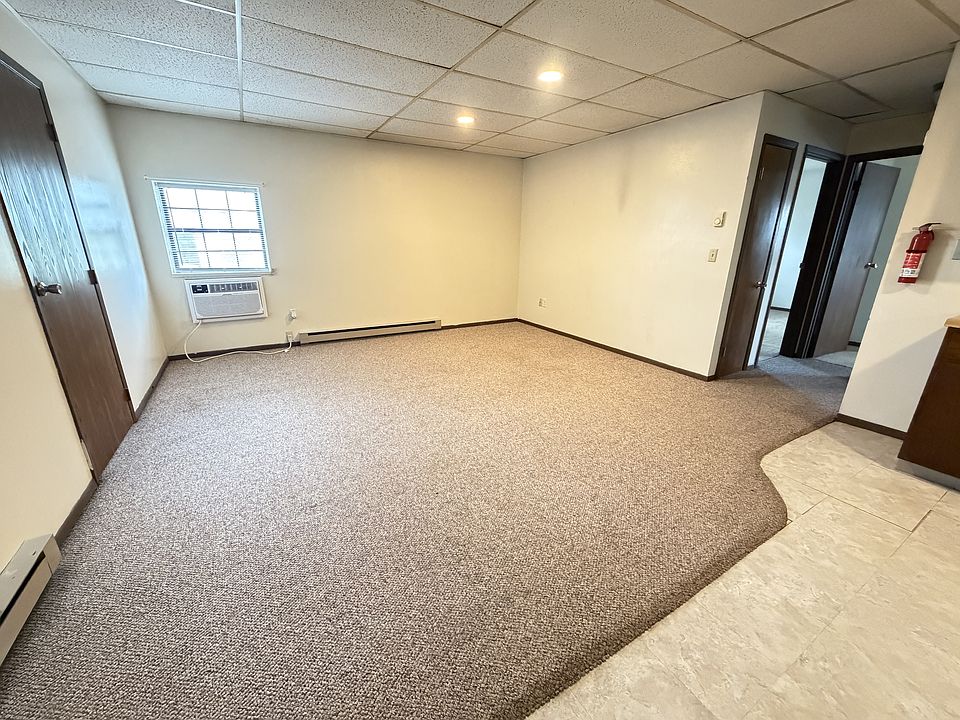 1st image of 904 N Main St APT 5