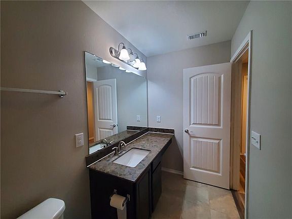 4th image of 11009 Cairnhill Ct