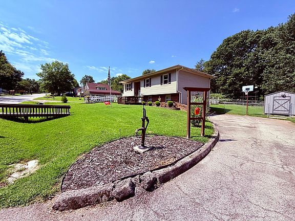 2nd image of 2209 Debra Drive