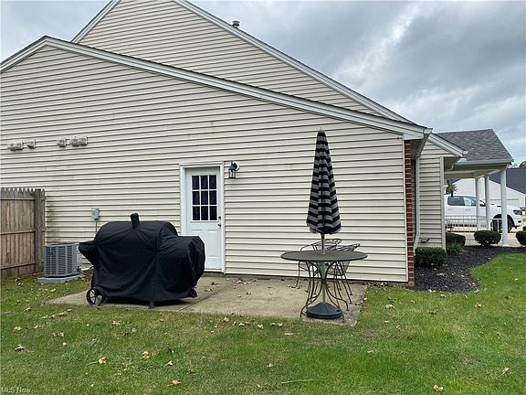 3rd image of 760 N Creek Dr Unit 760