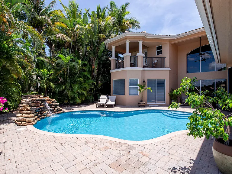 8801 Wellington View Dr — Photo 4