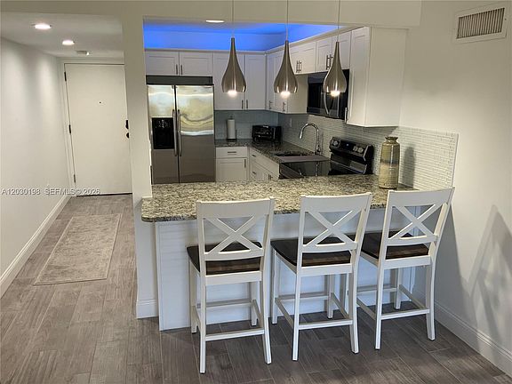 5th image of 6444 Collins Ave #A6