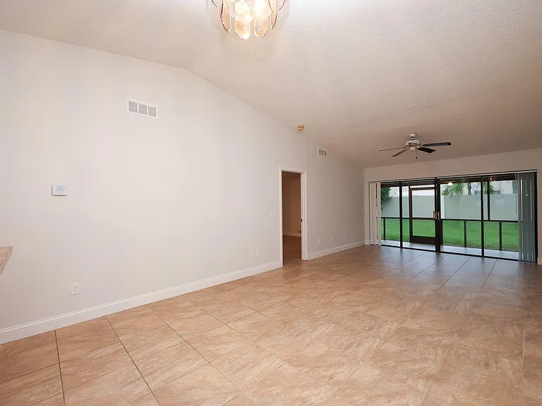 10127 Boca Bnd E #B2 — Photo 8
