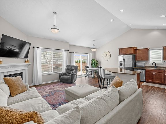 5th image of 4803 NE Briarwood Dr