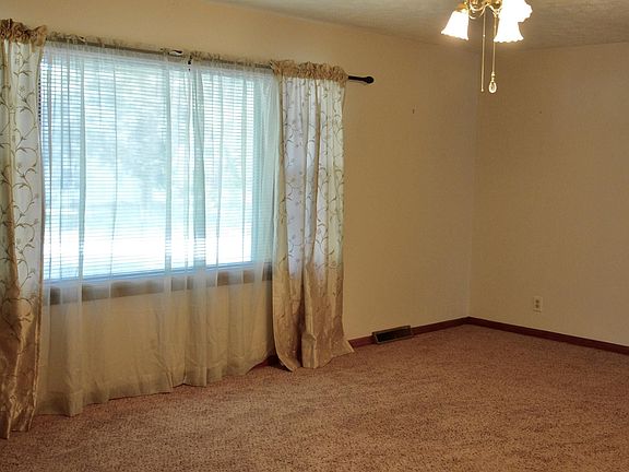 3rd image of 203 Willey St