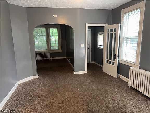 4th image of 2115 W 95th St