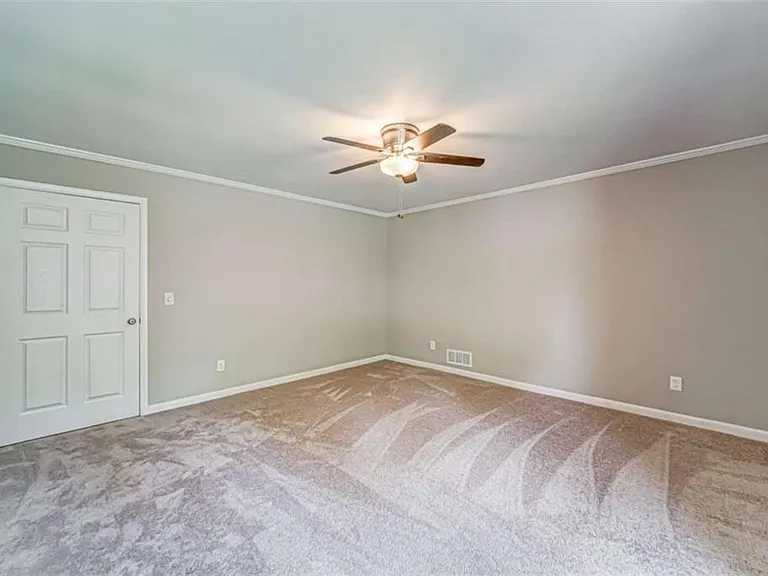 2218 Woodfern Dr — Photo 47
