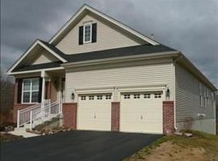 24 Juniper Cir, Middletown, NY 10940