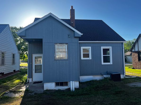 915 Pine St, La Crosse, KS 67548
