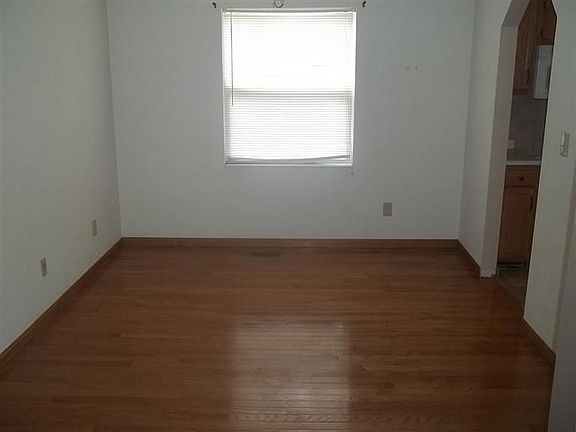 3rd image of 247 W Aberdeen Dr