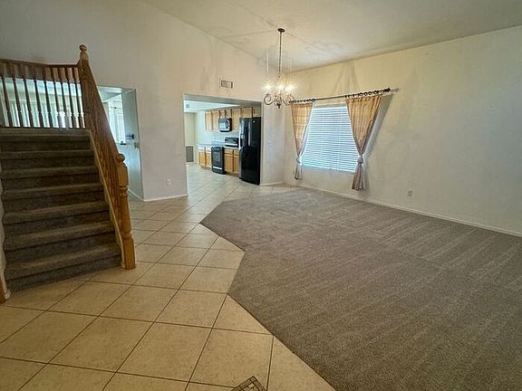 3rd image of 11056 N Divot Dr