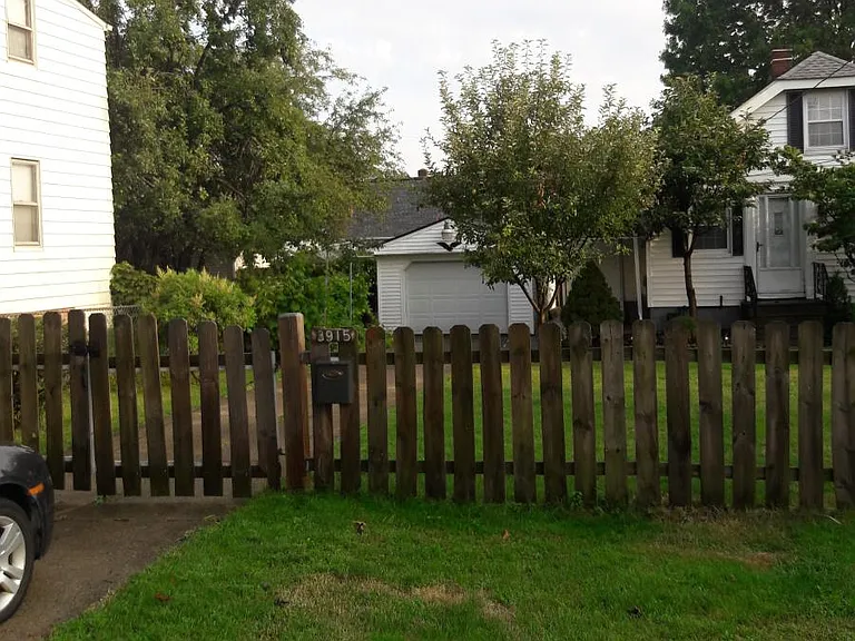 3915 Buechner Ave — Photo 12