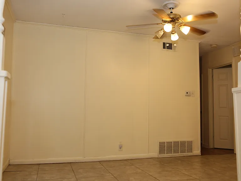 1301 Bandera Ln — Photo 10