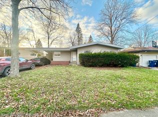 1930 Wood Ln, Flint, MI 48503