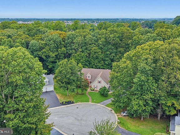4th image of 45 Crosscreek Ct