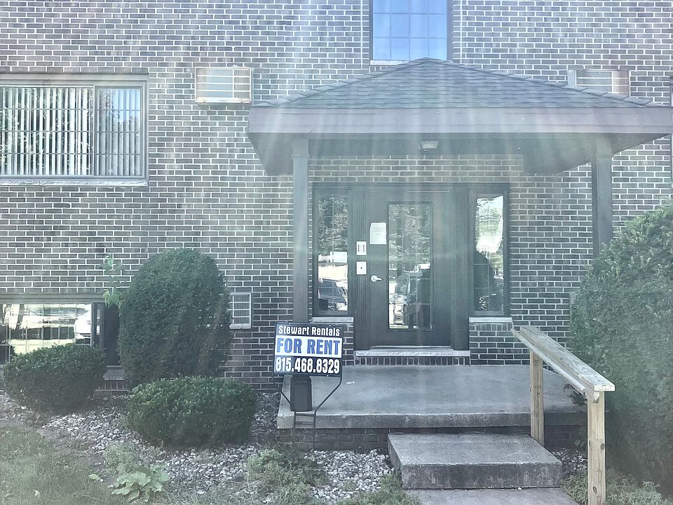 1st image of 346 W Division St
