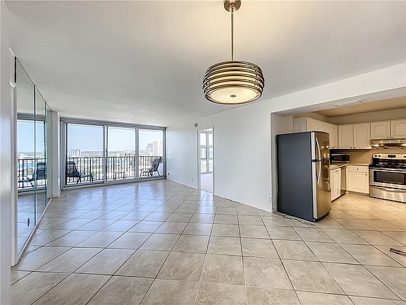 4th image of 531 N Ocean Boulevard #1207