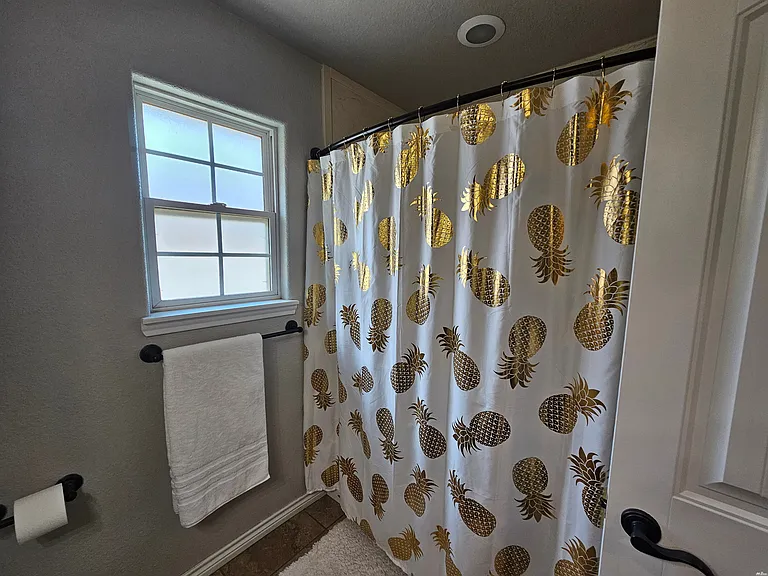 141 Mariposa Dr — Photo 19