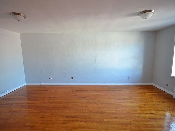 3rd image of 4720 40th St APT 2B