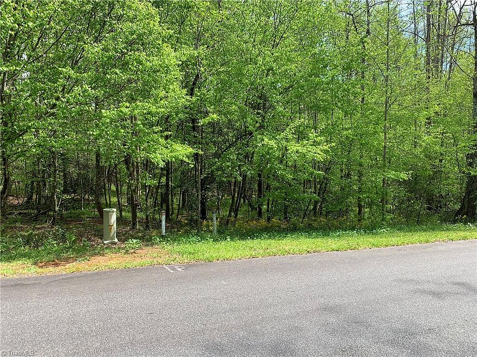 1st image of 21 Zinzendorf Ln Lot 21
