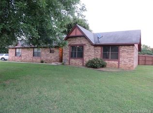 30177 S Colonial Cir, Inola, OK 74036