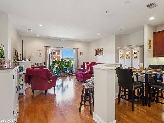 3rd image of 4953 Oakton St Unit 404