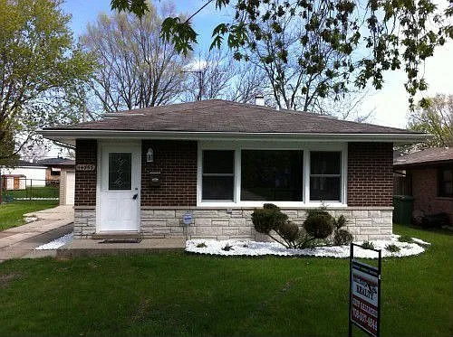 14753 Irving Ave photo 1