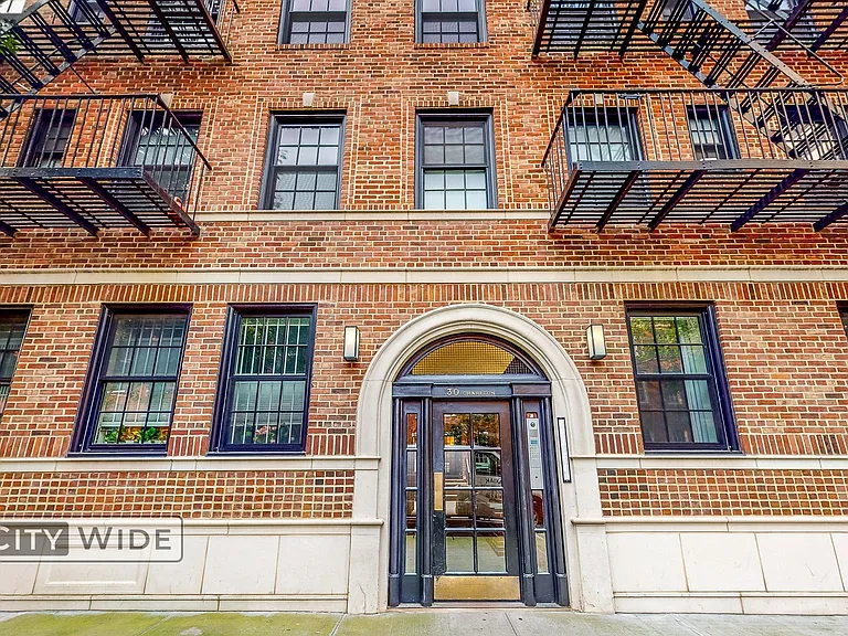 30 Charlton St #3B — Photo 9