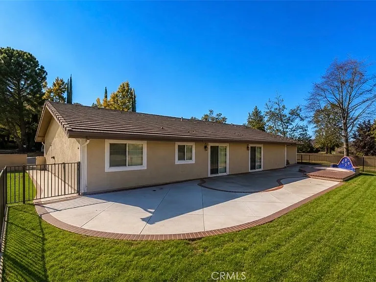 13445 Oak Mesa Dr — Photo 20