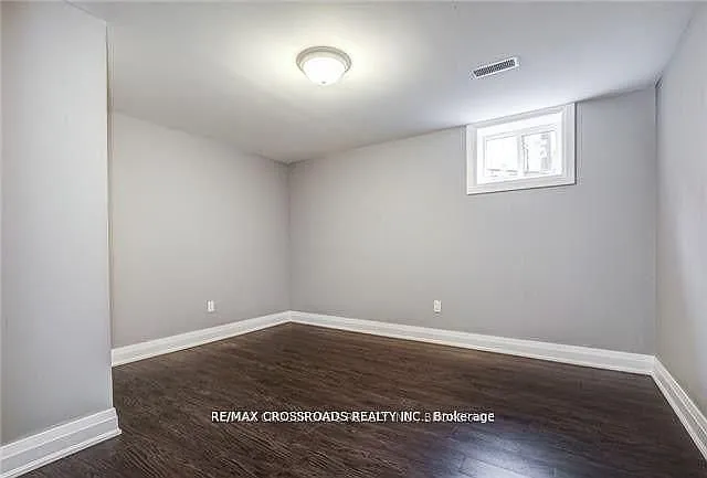 133 Labrador Dr #BASEMENT — Photo 5