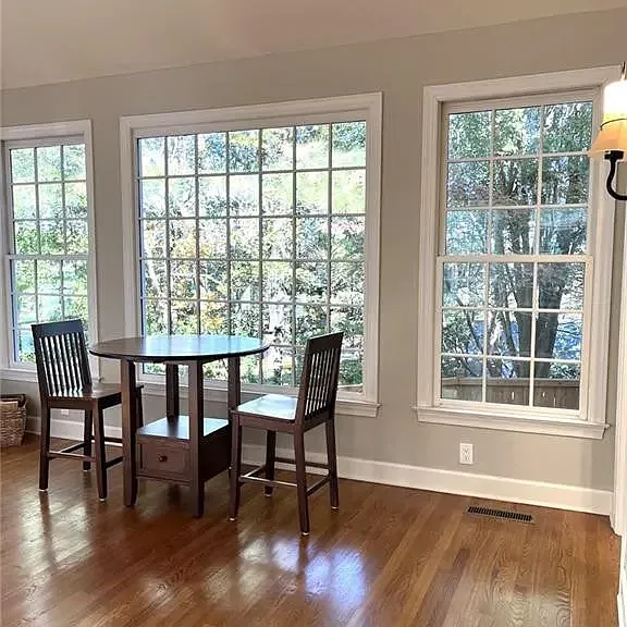 2438 Kings Arms Dr — Photo 21