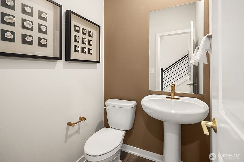 3rd image of 15943 26th Drive NE